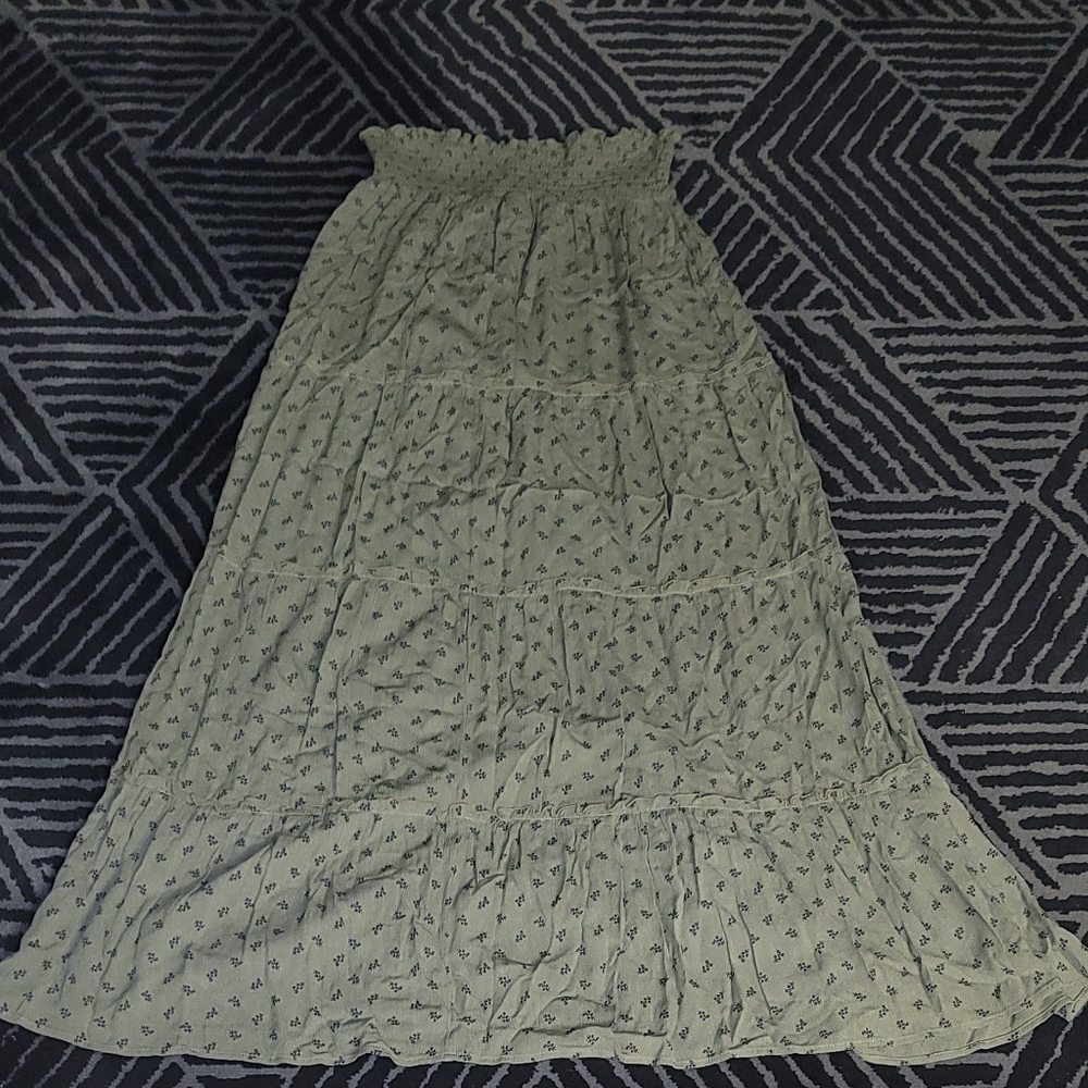 Long skirt.